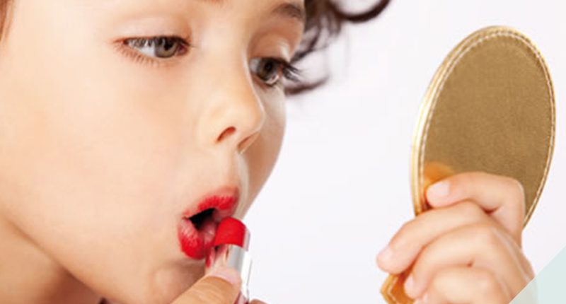 Maquiagem Infantil – Pode Usar? Quais os Riscos & Dicas de Marcas!